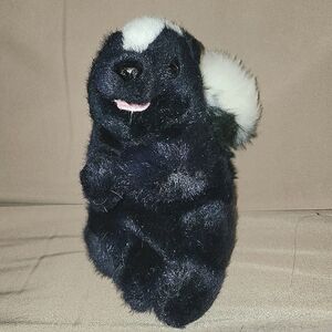 EC Vintage Dakin Black & White Skunk Puppet